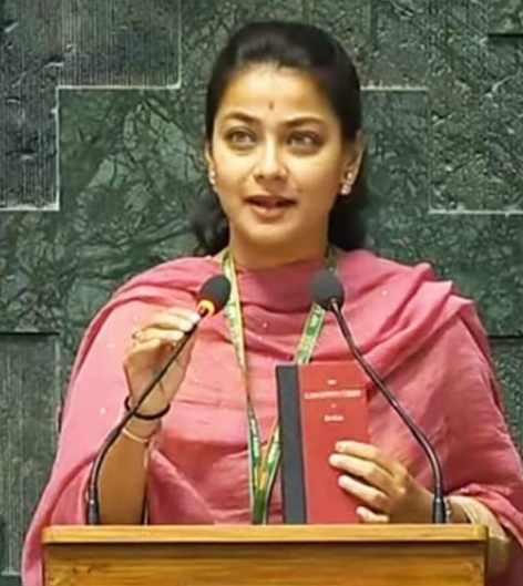 नूतन खासदार प्रणिती शिंदे यांच्याकडून अक्कलकोट तालुक्यातील जनतेच्या वाढल्या अपेक्षा !