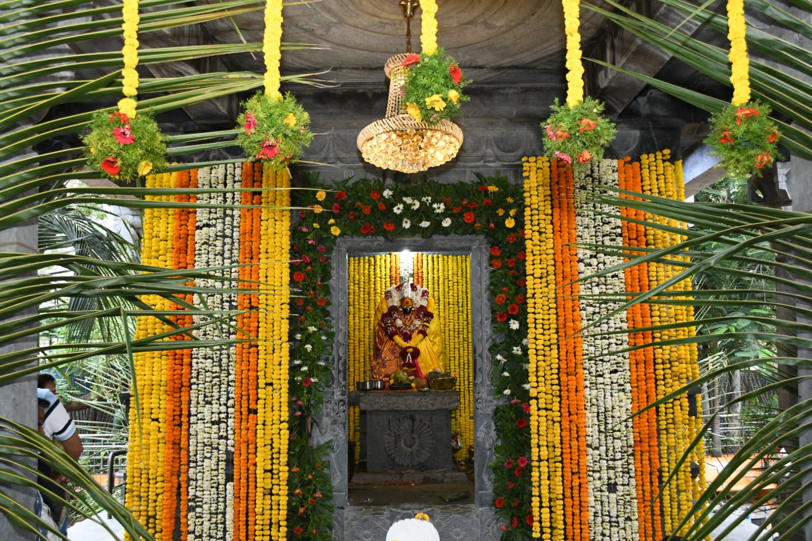 श्री स्वामी समर्थ अन्नछत्र मंडळाच्या परिसरात न्यासाच्या वतीने श्री तुळजाभवानी माता मूर्तीची प्राण प्रतिष्ठापना, कळसारोहन आणि मंदिर लोकार्पण सोहळा