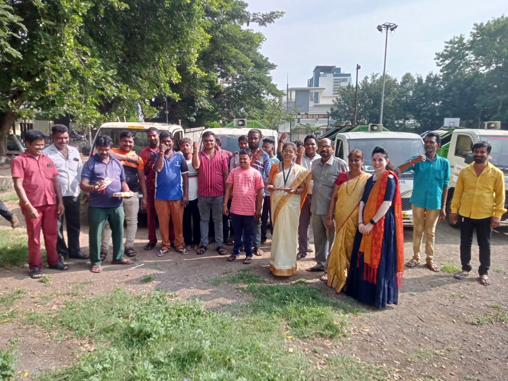 सोलापूरात आस्था रोटी बँकेतर्फे रक्षाबंधन सण साजरा