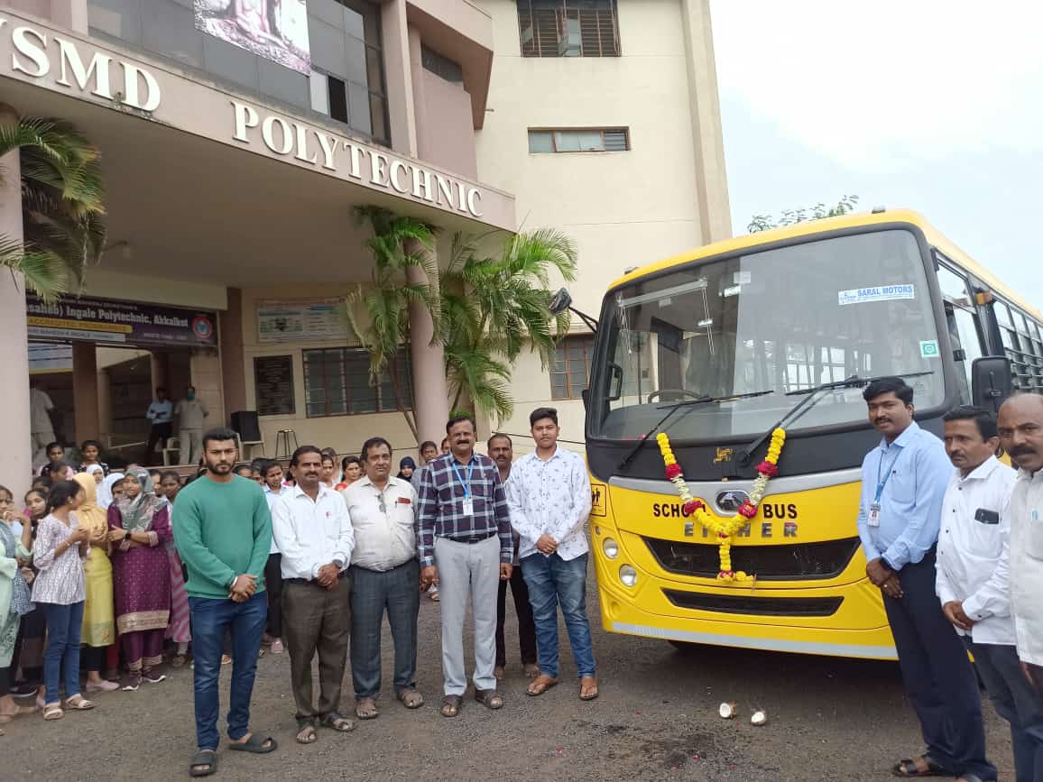कै.कल्याणराव इंगळे तंत्रनिकेतन विद्यार्थ्यांच्या सेवेत बससेवा कार्यान्वित