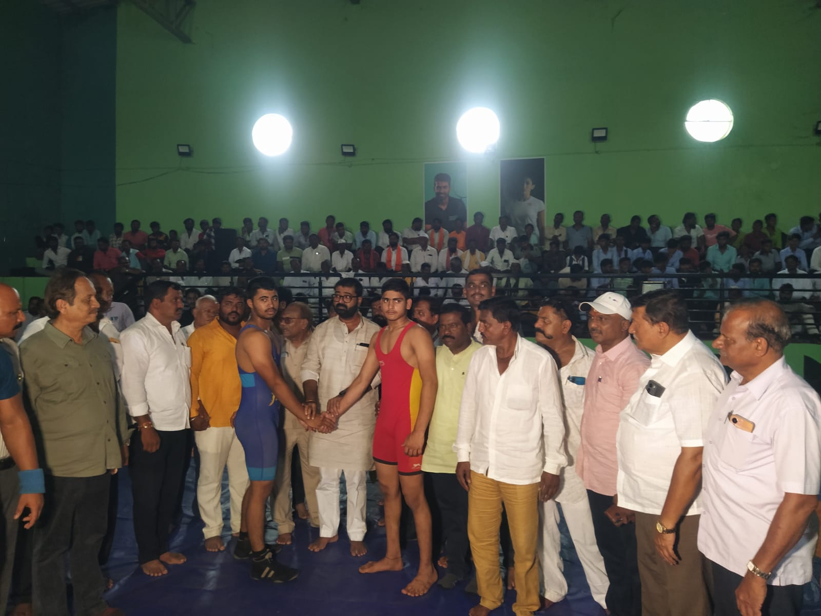 अक्कलकोट येथे श्री स्वामी समर्थ अन्नछत्र मंडळाकडून कुस्त्या संपन्न