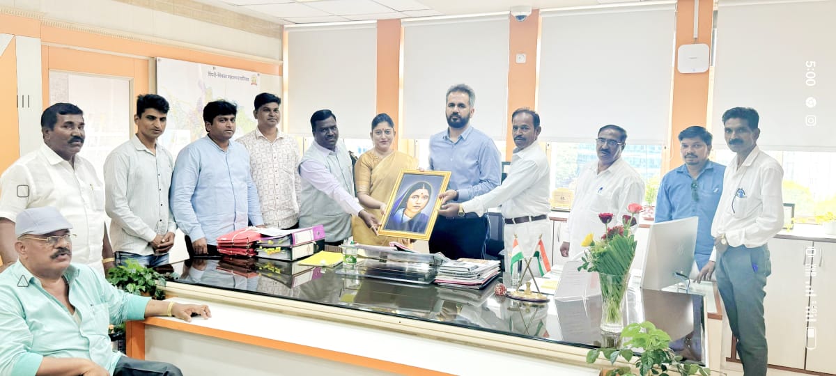 त्यागमूर्ती माता रमाई आंबेडकर यांच्या स्मारकाचे प्रलंबित काम तातडीने मार्गी लावण्यासाठी या विषयाच्या अनुषंगाने पिंपरी चिंचवड महानगरपालिका प्रशासक  यांची भेट
