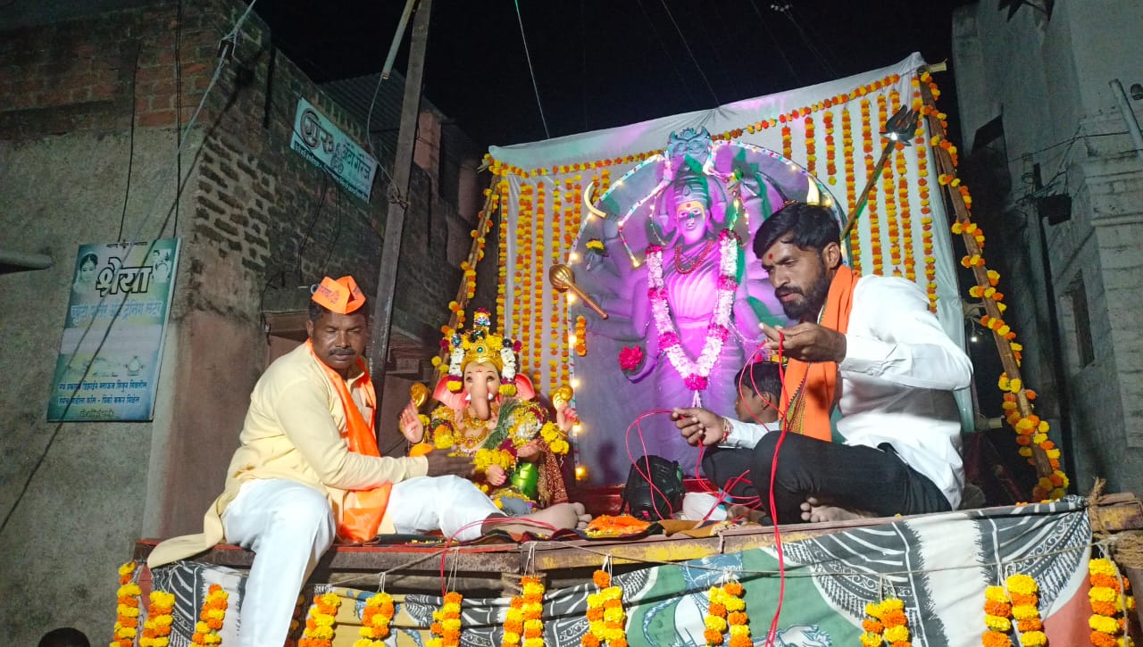 अक्कलकोट शहर व तालुक्यात गणरायाला भक्तिभावाने जल्लोषात निरोप 