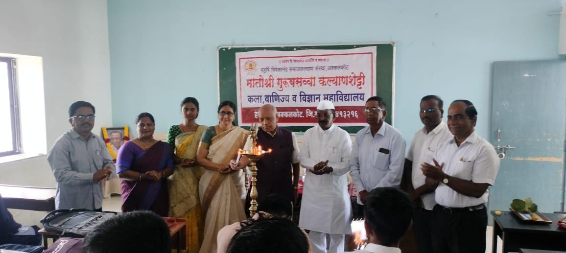विद्यार्थ्यांनी स्वतःला घडविण्यासाठी ध्येय निश्चित करावे -डॉ श्रीकांत येळेगावकर