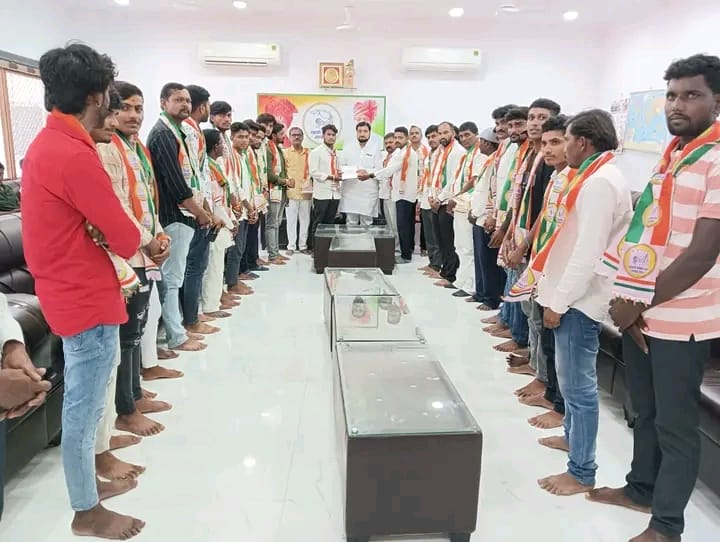 माजी आमदार बाबाजानी दुर्राणी यांच्या उपस्थितीत अनेक बंजारा समाजाचे युवकांचा शरदचंद्र पवार पक्षात प्रवेश