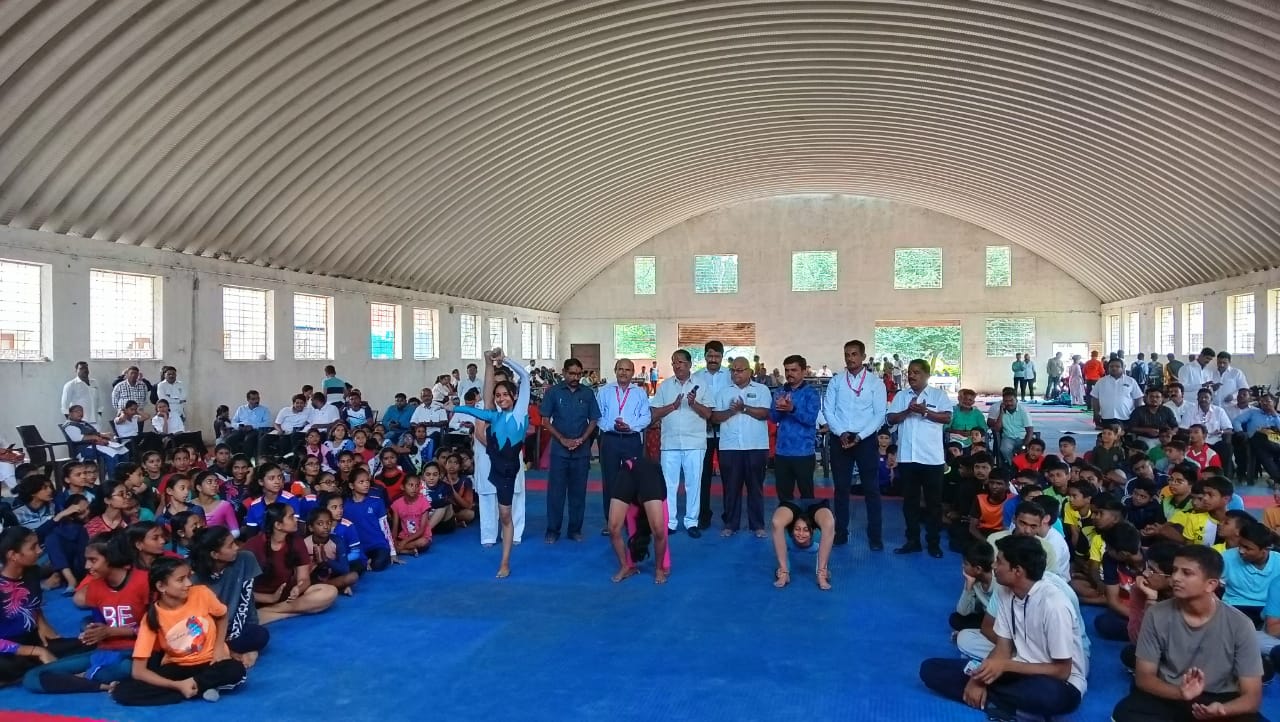 यशवंतराव चव्हाण महाविद्यालयात विभागीय योगासन स्पर्धांचे उद्घाटन