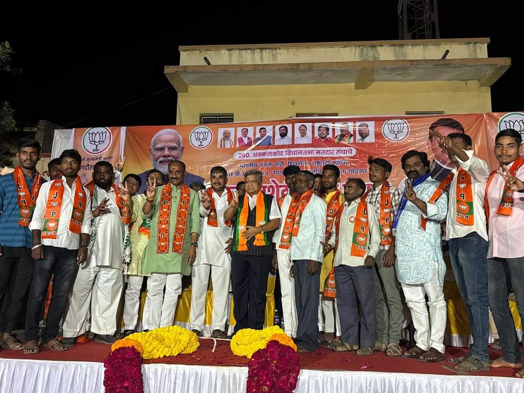 पान मंगरूळ येथे कर्नाटकचे माजी मुख्यमंत्री जगदीश शेट्टर यांची  प्रचार सभा संपन्न