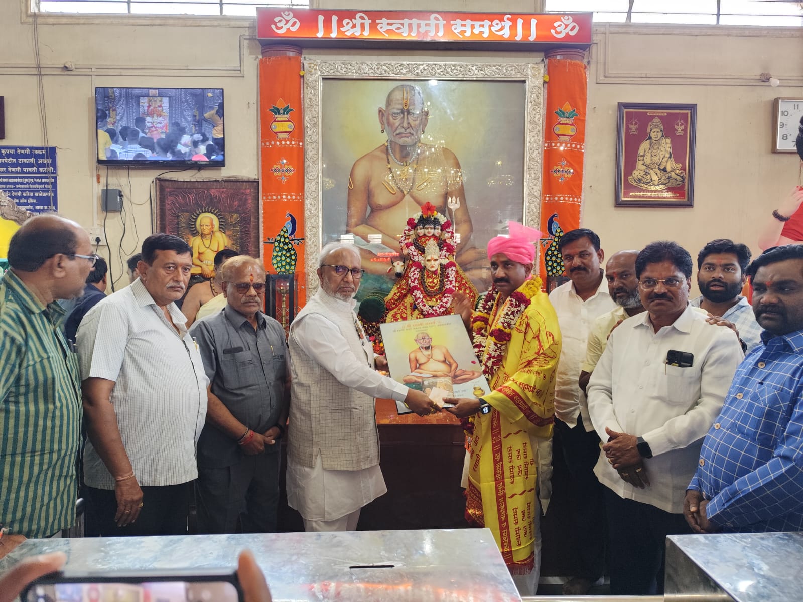अन्नछत्र मंडळात आमदार सचिन कल्याणशेट्टीच्यां वाढदिवसानिमित्त सत्कार
