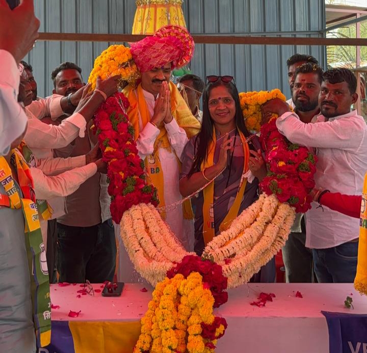 पतीच्या प्रचारार्थ सरसावल्या सुरेखाताई इंगळे 