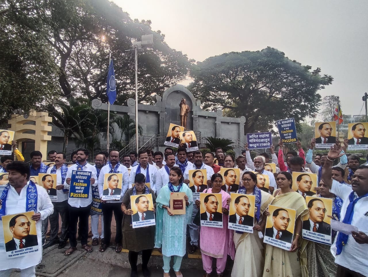 खासदार प्रणिती शिंदे यांच्या उपस्थितीत डॉ. बाबासाहेब आंबेडकर यांच्या सन्मानार्थ सन्मान मोर्चा