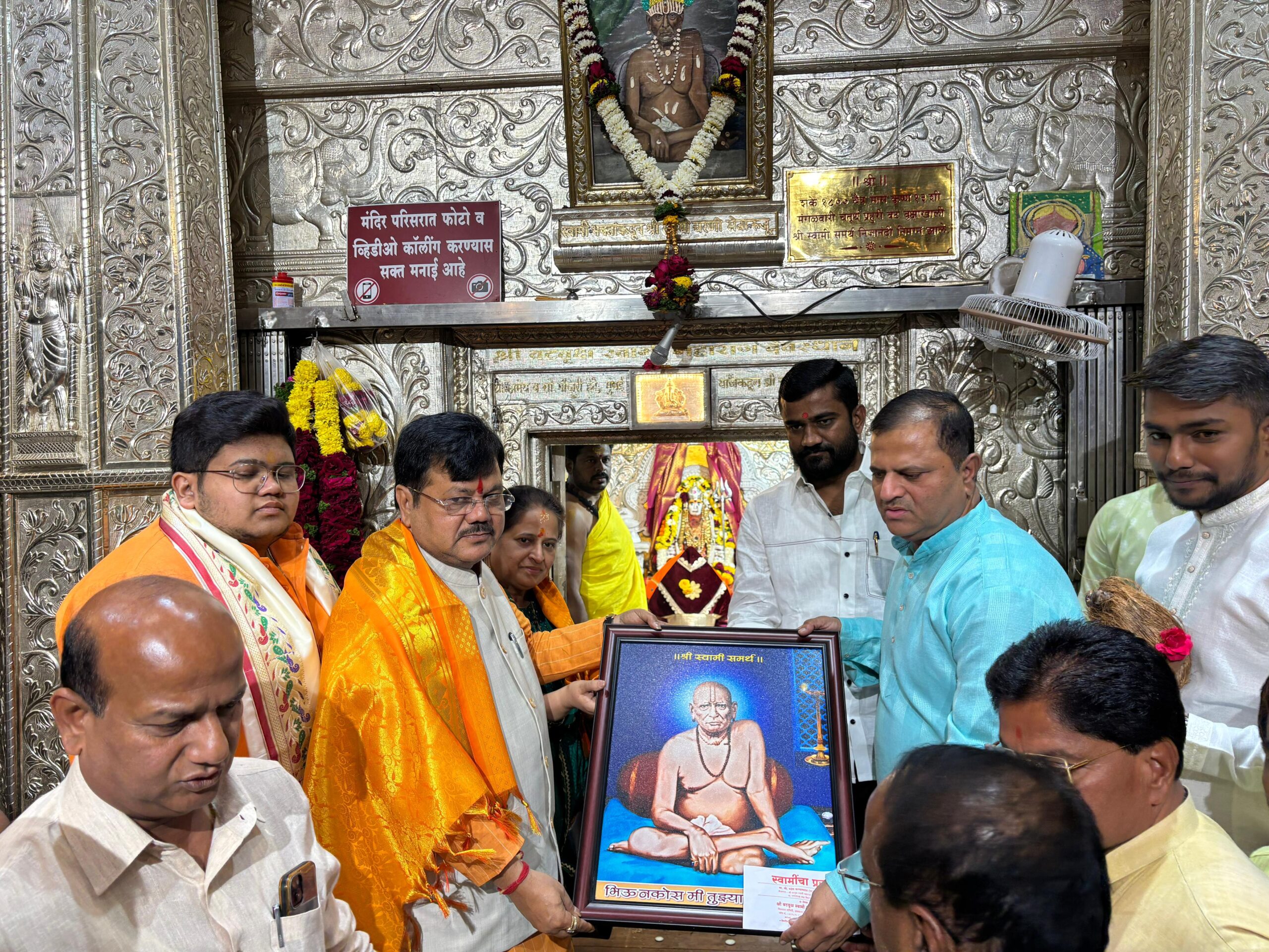 समर्थांवरील श्रध्देय भक्ती भावनेने वटवृक्ष मंदिर समितीस आवश्यक ते सहकार्य करण्यास कटीबद्ध – आमदार प्रवीण दरेकर