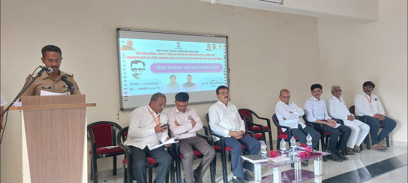 विद्यार्थ्यांनी आपली कौशल्ये विकसित केली पाहिजेत – पोलीस निरीक्षक विनोद इज्जपवार