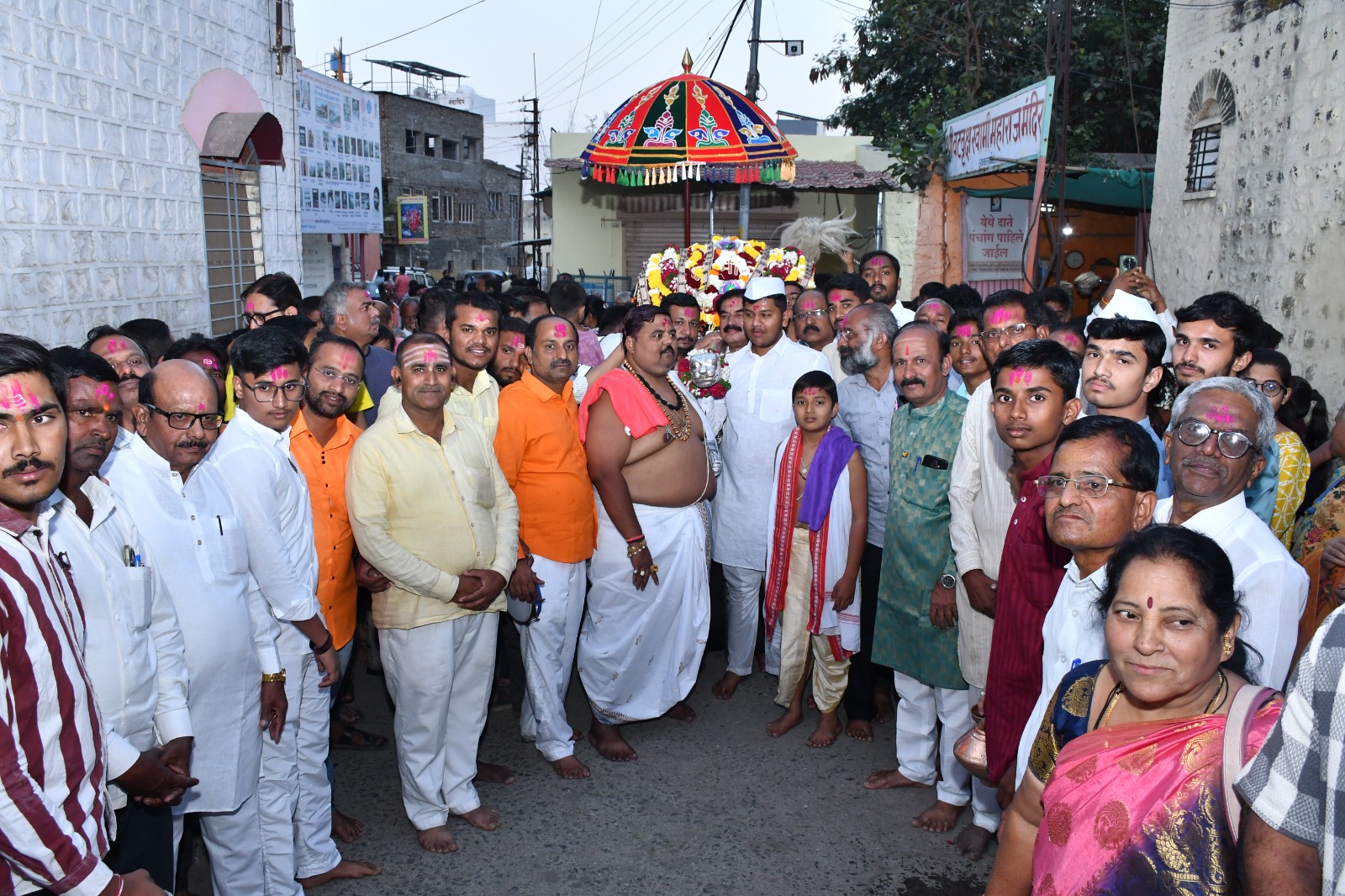 श्री वटवृक्ष स्वामी महाराज मंदिरात गुरुप्रतिपदा उत्सव साजरा