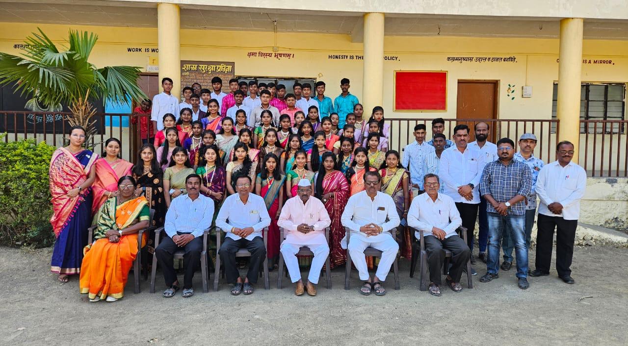 हन्नूर च्या अनंत चैतन्य प्रशालेच्या दहावीच्या विद्यार्थ्यांना निरोप