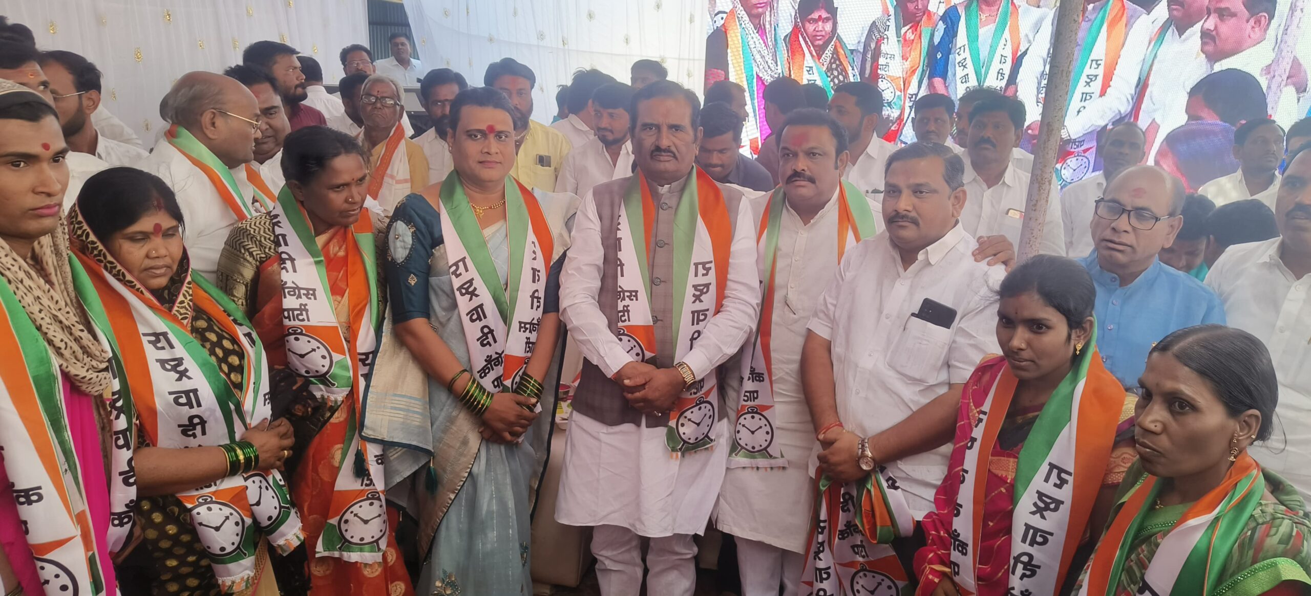 रेखा बनसोडे शेळगावकर यांचा अनेक महिला सह राष्ट्रवादी पक्षात प्रवेश
