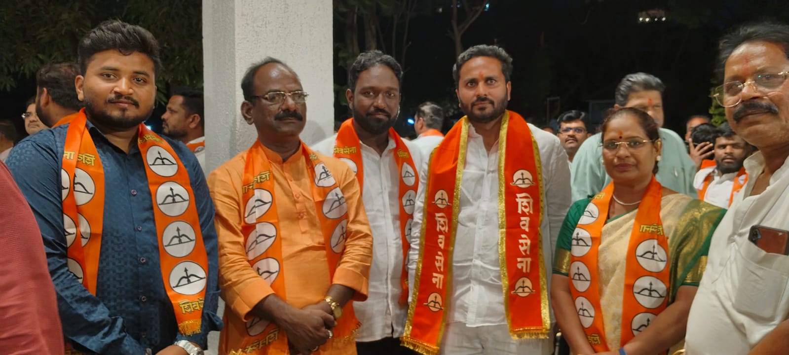 शिवसेना ठाकरे गटातील पदाधिकाऱ्याचां शिवसेना शिंदे गटात प्रवेश