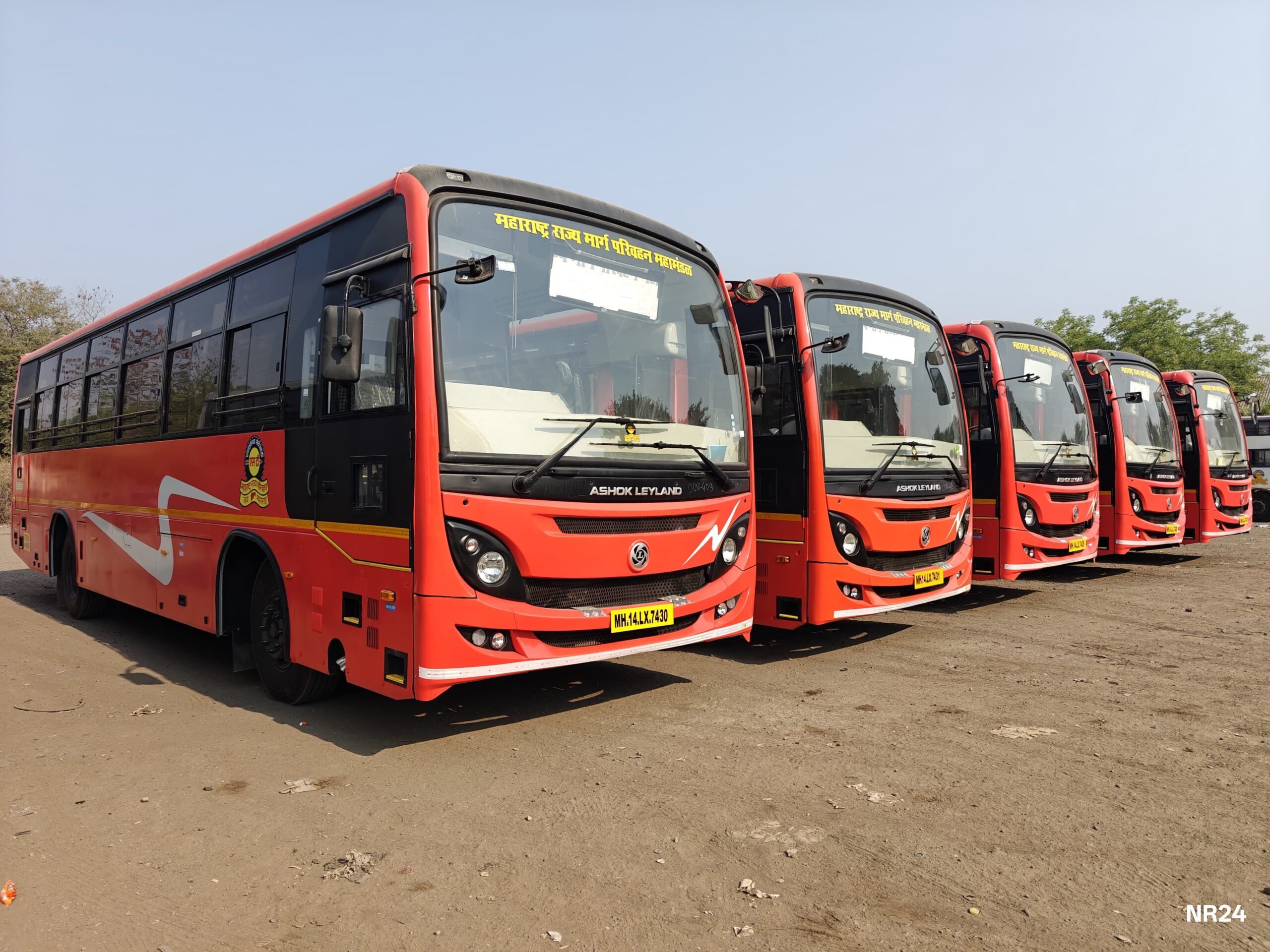 अक्कलकोट आगारात 10 नवीन लालपरी दाखल