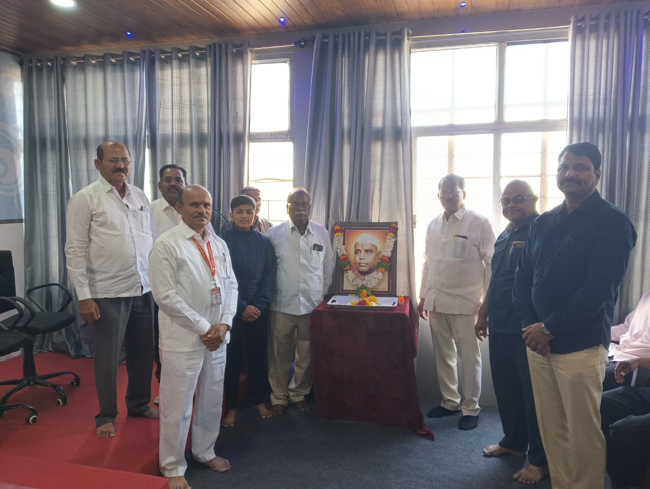 यशवंतराव चव्हाण महाविद्यालयात स्व.यशवंतराव चव्हाण यांची जयंती साजरी