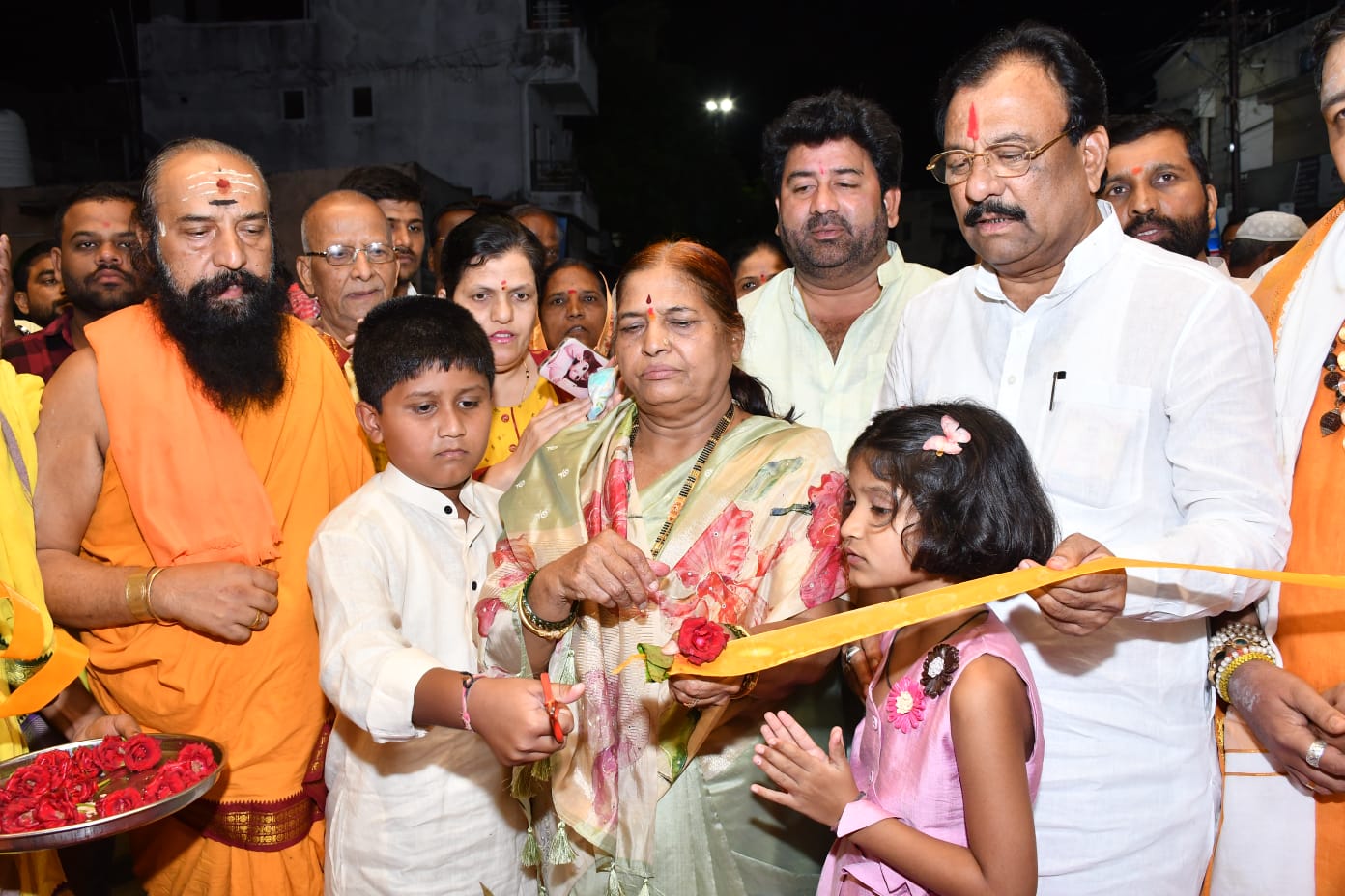 अक्कलकोट शहरात अक्कलकोट नरेश श्रीमंत विजयसिंहराजे भोसले महाप्रवेशद्वाराचे उद्घाटन