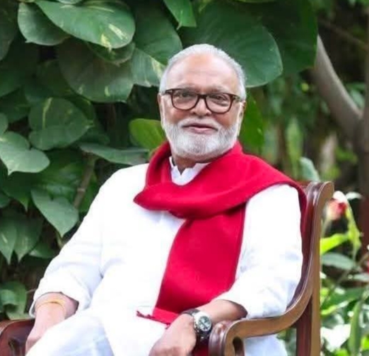 छगन भुजबळांनी घेतली कॅबिनेट मंत्रीपदाची शपथ  