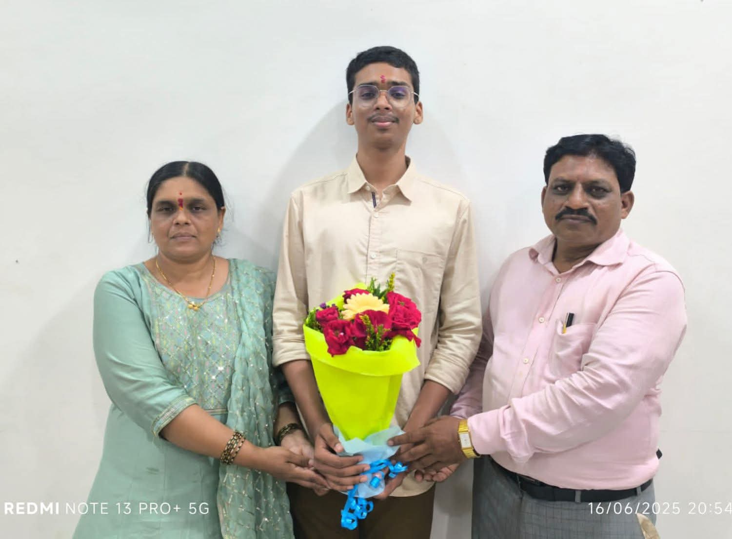 बीडच्या अनुरागचा ‘नीट’ परीक्षेत देशपातळीवर डंका.. अनुसूचित जाती प्रवर्गातून देशात २३वा क्रमांक