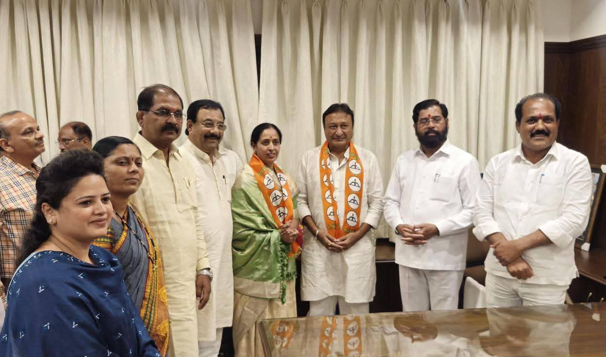 सोलापूरच्या माजी महापौर शोभा बनशेट्टी आणि . श्रीशैल बनशेट्टी यांचा शिवसेनेत प्रवेश