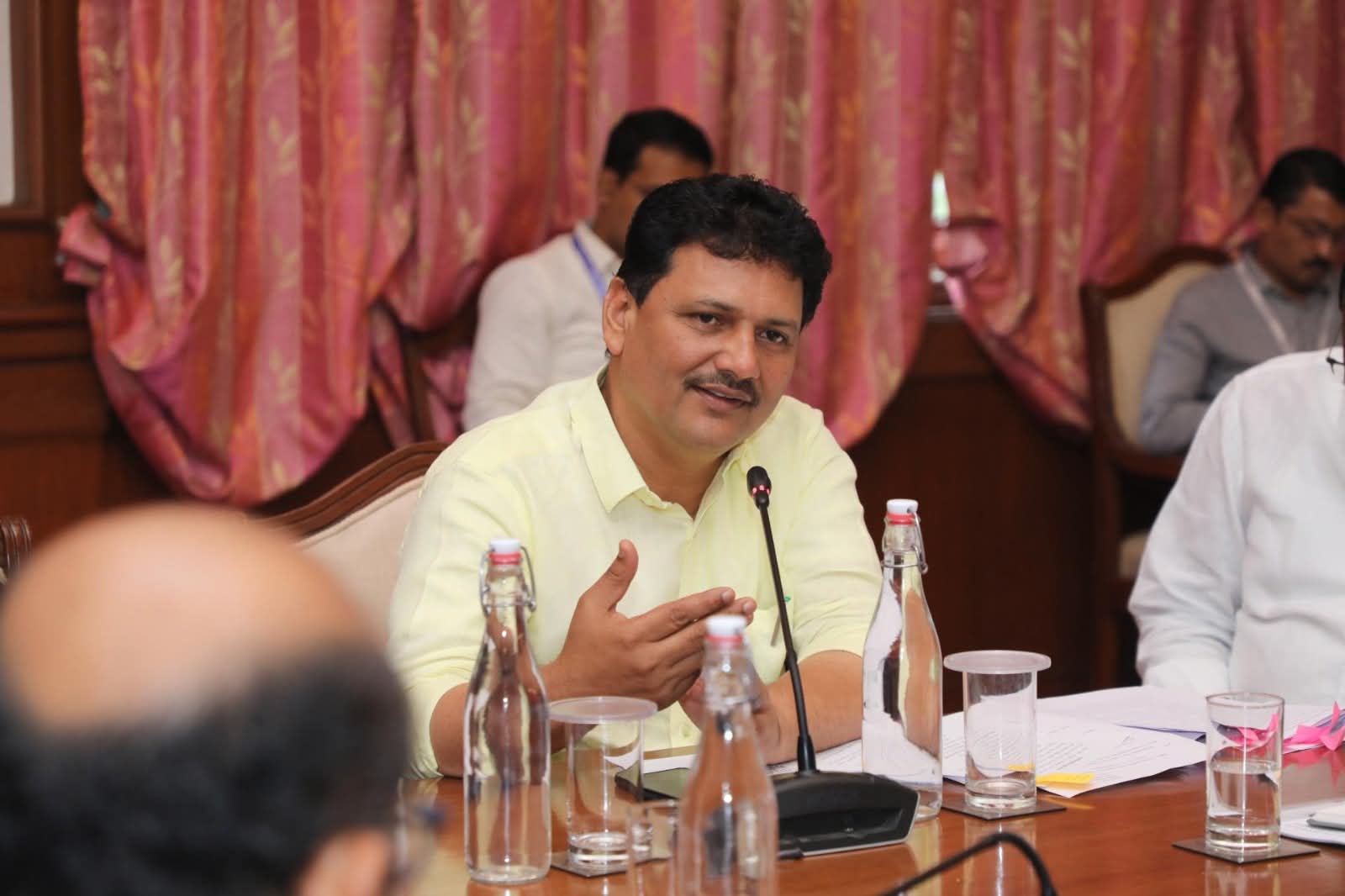 राष्ट्रीय आरोग्य अभियान अंतर्गत कंत्राटी कर्मचाऱ्यांना ३०१ कोटी निधी मंजूर