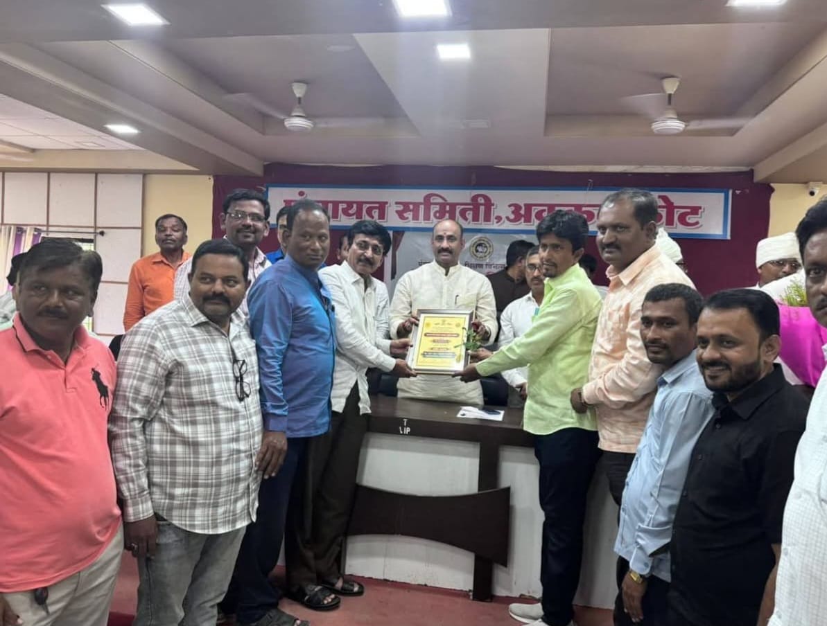 मुख्यमंत्री सुंदर शाळा स्पर्धेत नागनळळी आश्रमशाळेचा गौरव