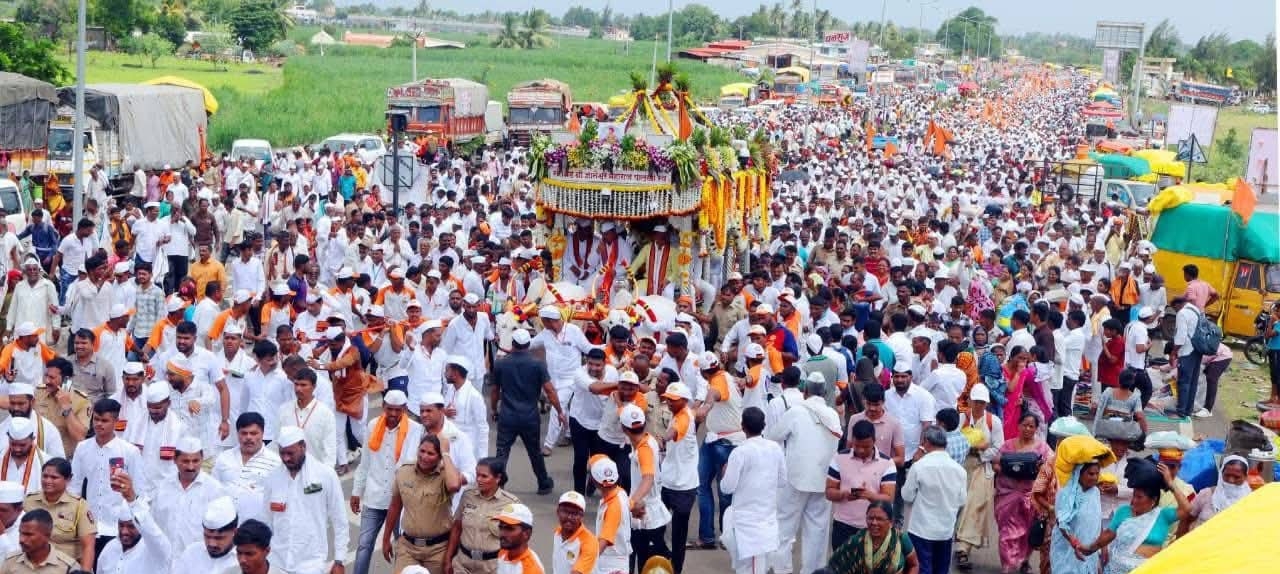 ज्ञानेश्वर माऊलींच्या पालखीचे सोलापूर जिल्ह्यात सहर्ष स्वागत!