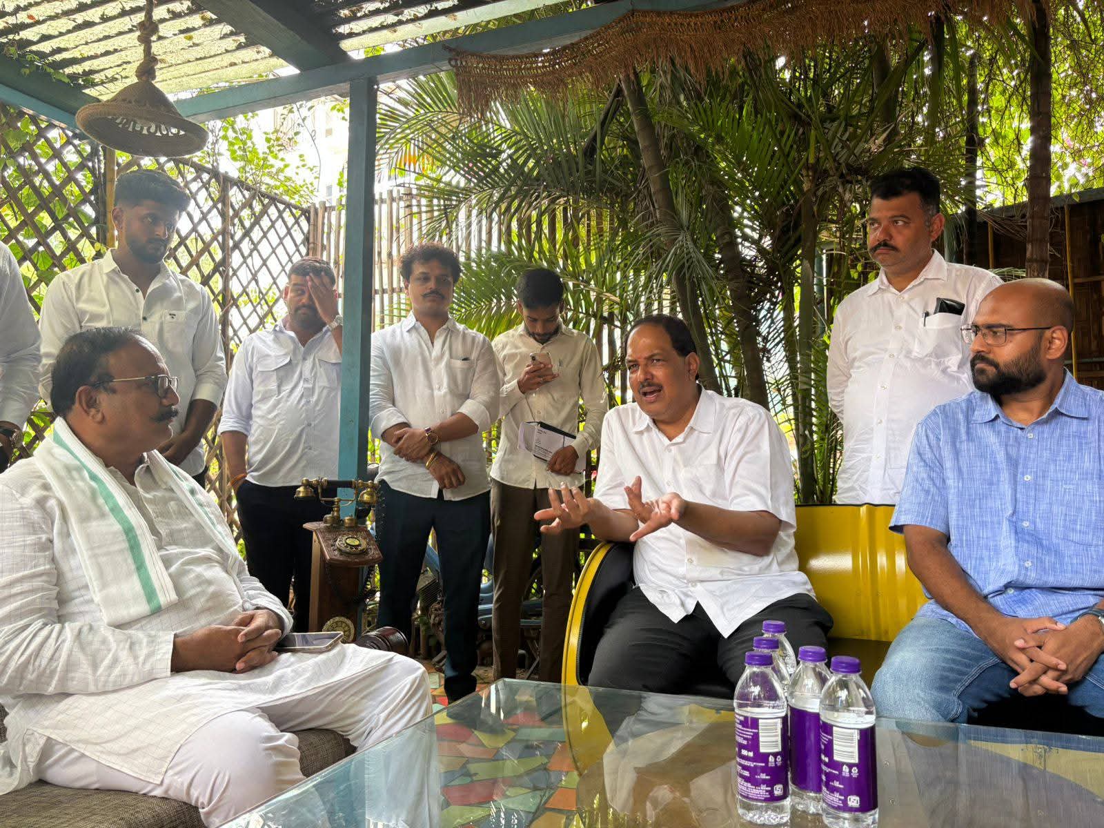 काँग्रेस प्रदेशाध्यक्ष हर्षवर्धन सपकाळ यांनी घेतली संभाजी ब्रिगेडचे प्रदेशाध्यक्ष प्रवीण गायकवाड यांची भेट