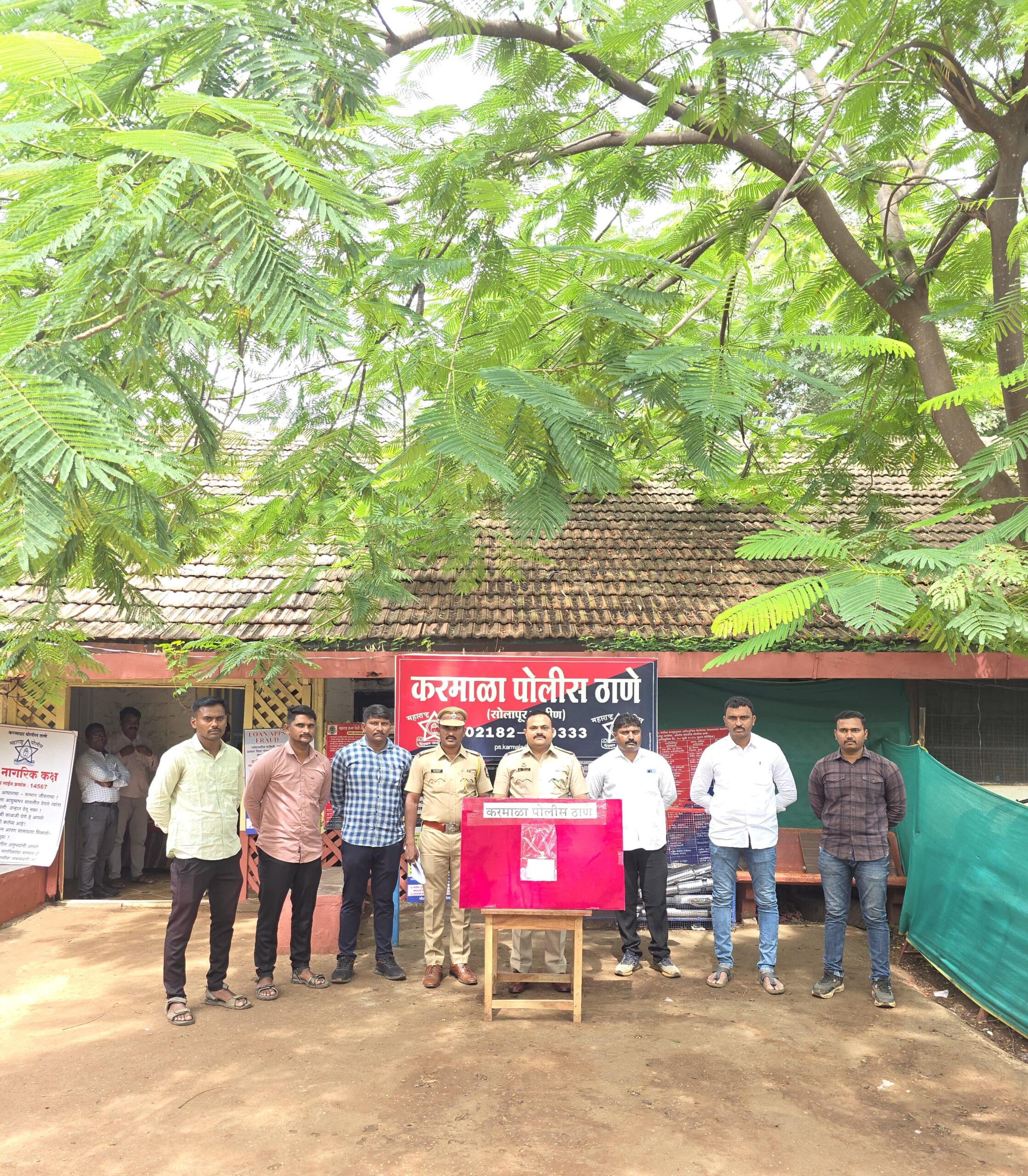 करमाळा पोलीस ठाणेची कामगिरी , सोने चोरीतील आरोपीस अटक करुन १,६०,०००- रु किंमतीचे सोन्याचे दागिने हस्तगत
