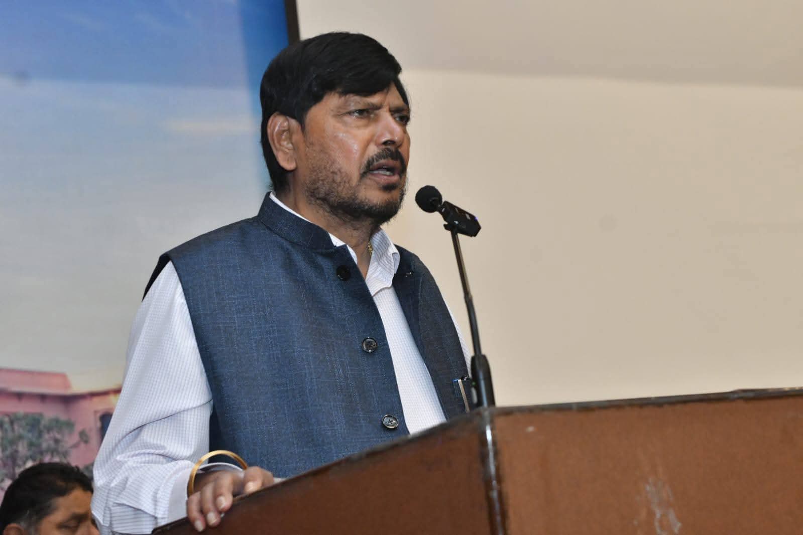 रिपब्लिकन पक्षाच्या राष्ट्रीय कार्यकारिणीच्या बैठकीत केंद्रीय राज्यमंत्री रामदास आठवले यांची राष्ट्रीय अध्यक्षपदी बिनविरोध निवड 