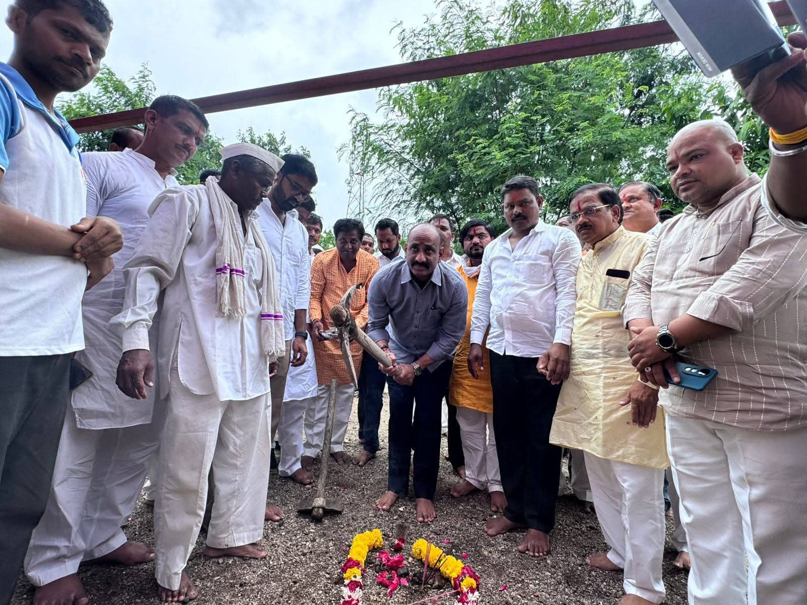 आमदार सचिन कल्याणशेट्टी यांच्या हस्ते बादोला येथे विविध विकासकामांचे भूमिपूजन व लोकार्पण