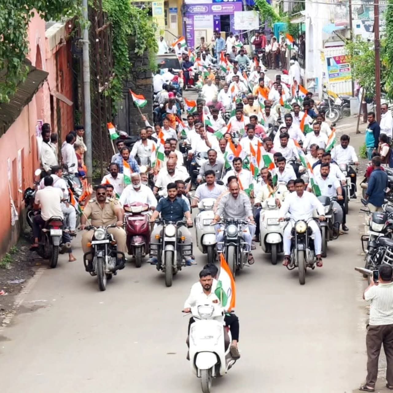 अक्कलकोट -“हर घर तिरंगा” अभियाना अंतर्गत भव्य तिरंगा मोटार सायकल रॅली संपन्न