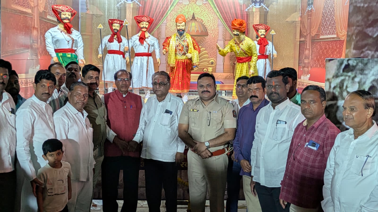 देव,देश, धर्म , ऐतिहासिक याबरोबर सर्वधर्म समभावाचा वसा जपत समाज उपयोगी उपक्रम राबवण्याचे छत्रपती शिवाजी महाराज तरुण मंडळाचे कार्य कौतुकास्पद – पोलीस निरीक्षक रणजीत माने