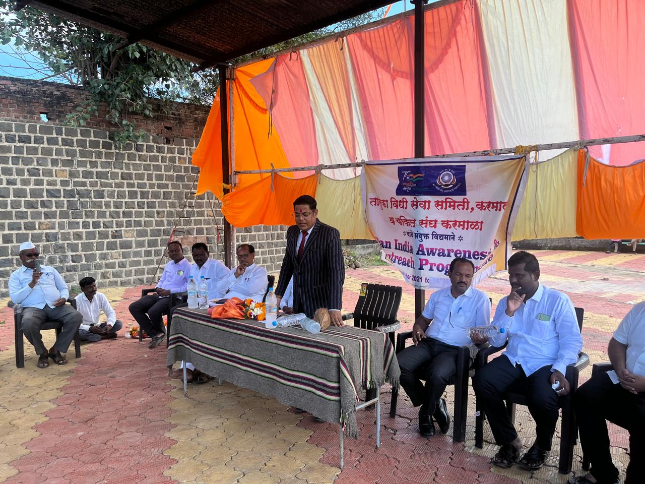 प्रत्येक कुटुंबाकडे भारतीय संविधानाची प्रत असणे गरजेचे – न्यायाधीश अमित शर्मा