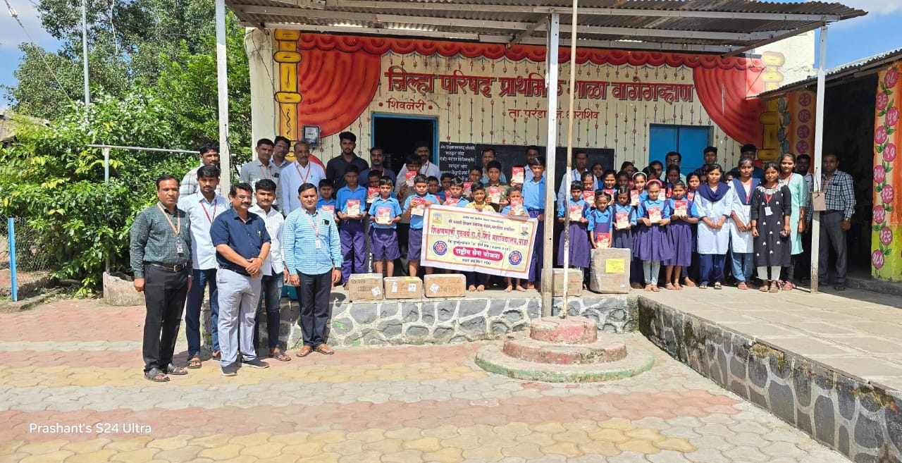 रोटरेक्ट क्लब ऑफ कराड यांच्यामार्फत पूरग्रस्त वाघेगव्हाण गावात औषधी व पोषक आहार वाटप