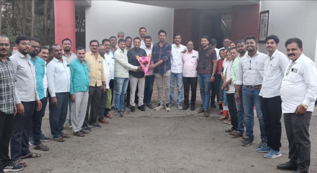 पांचपिंपळा सज्ज्याचे ग्राम महसूल अधिकारी. जाधव  ग्राम महसूल अधिकारी व मंडळ अधिकारी संघटनेच्या अध्यक्ष पदी बिनविरोध निवड