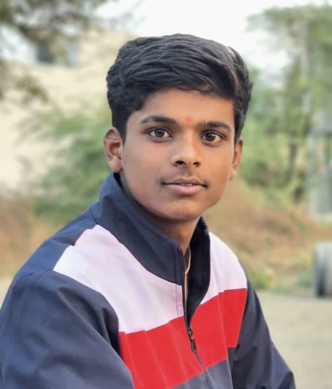 पुणे विद्यापीठ राज्यस्तरीय प्रेरणा कॅम्पमध्ये करमाळ्याच्या श्रेयस शिंगाडेची छाप; मर्दानी खेळांच्या प्रदर्शनाने जिंकली उपस्थितांची मने