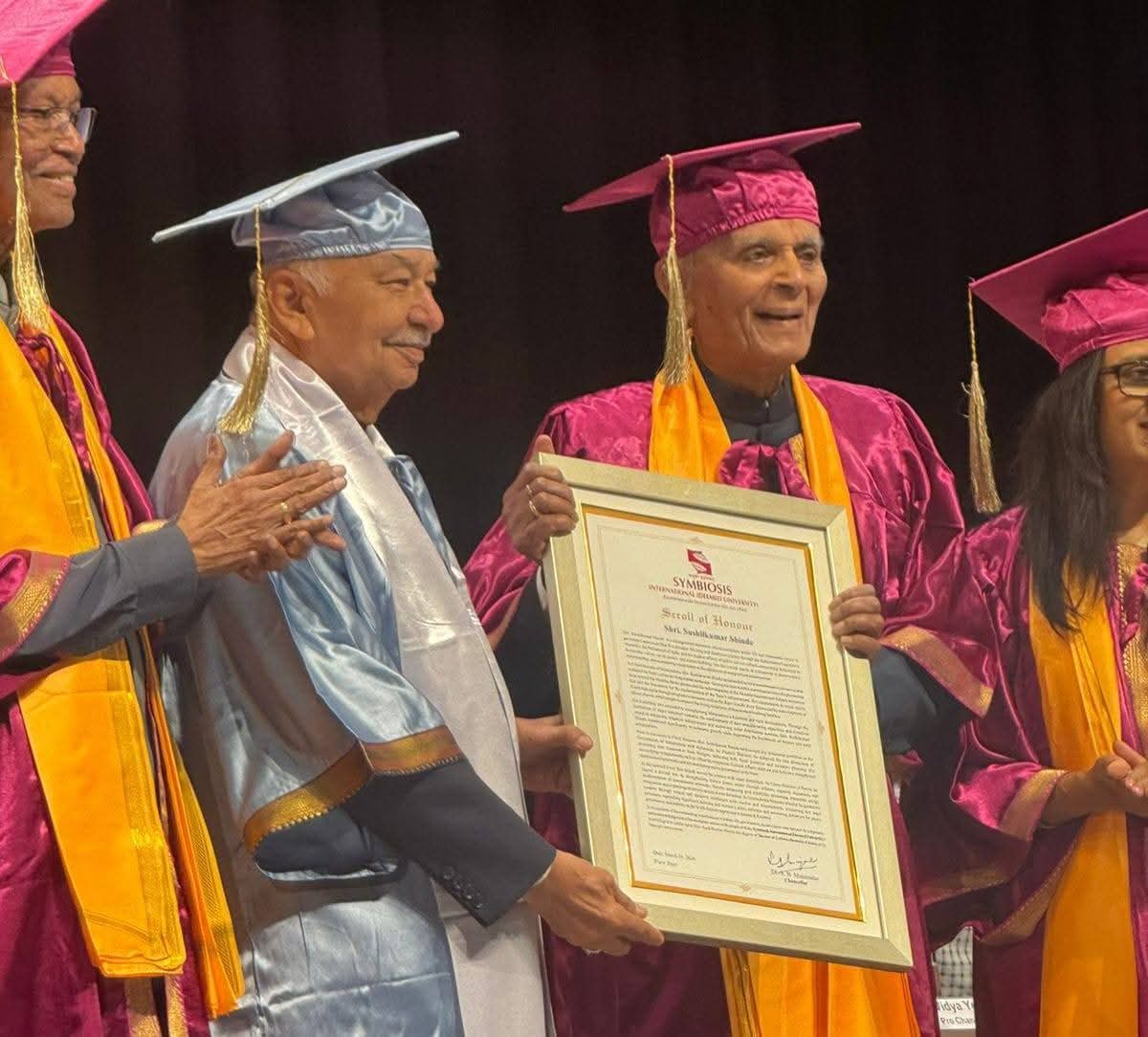 जेष्ठ नेते सुशीलकुमार शिंदे यांना सिम्बायोसिसकडून ‘डी.लिट’ मानद पदवी प्रदान