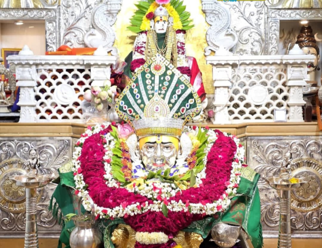 श्री.स्वामी समर्थांच्या प्रकट दिनानिमित्त वटवृक्ष मंदिरात विविध धार्मिक कार्यक्रम
