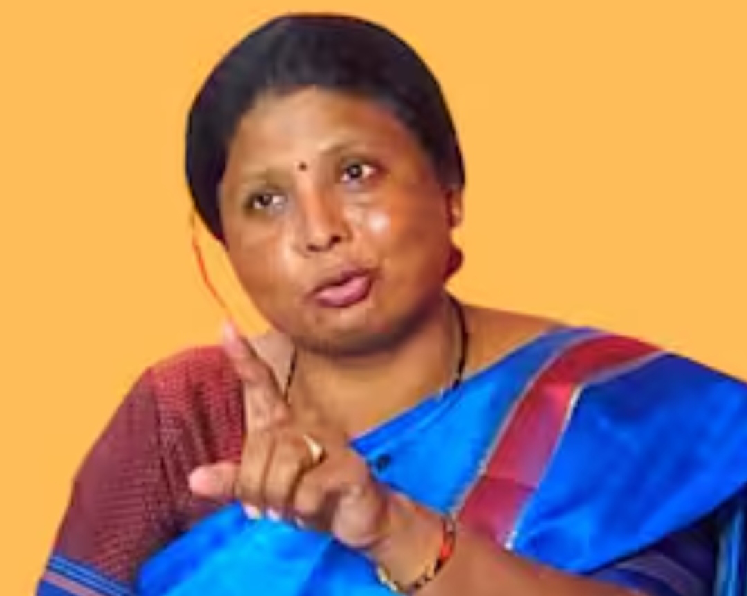 राज्य महिला आयोगाच्या अध्यक्षा रुपाली चाकणकरांवर सुषमा अंधारेंचे गंभीर आरोप
