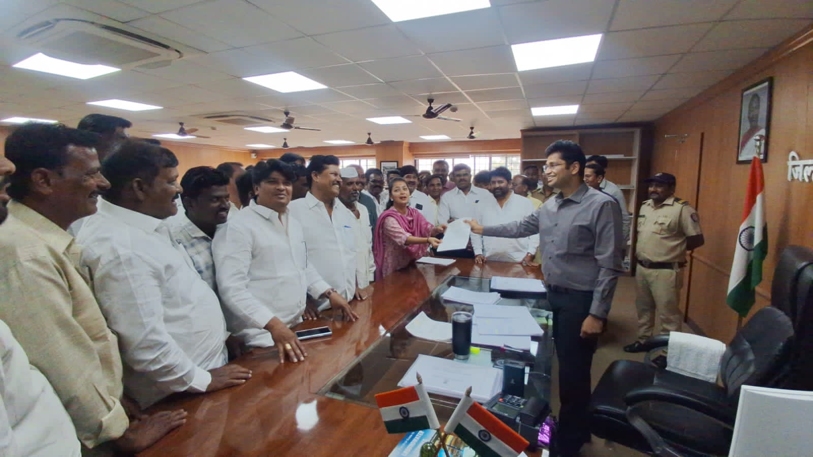 काँग्रेसच्या खासदार असल्याने सत्ताधारी भाजपकडून DPDC निधीची अडवणूक; निधी तात्काळ मंजूर करा, अन्यथा रस्त्यावर उतरण्याचा प्रणिती शिंदे यांचा इशारा