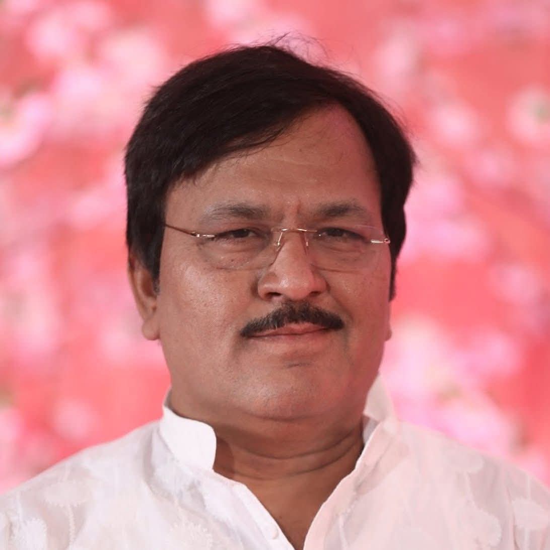 अक्कलकोटचे तत्कालीन तहसिलदार यांच्यावर जीवघेणा हल्ला केल्याप्रकरणी अक्कलकोटचे शिवसेनेचे ज्येष्ठ नेते शंकर म्हेत्रे यांची निर्दोष मुक्तता