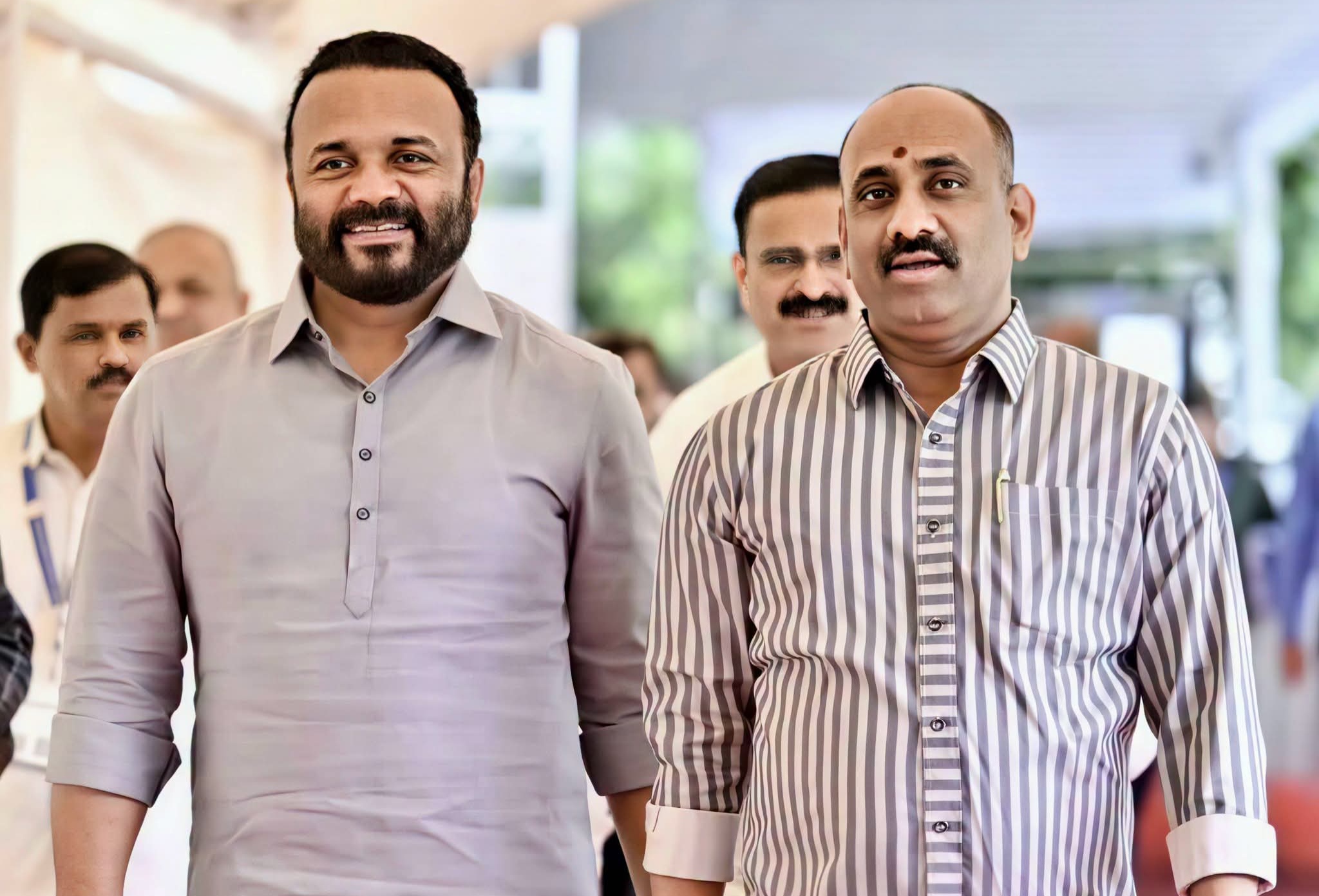 आमदार सचिन कल्याणशेट्टींच्या रॉयल एंन्ट्रीने विधिमंडळ पावसाळी अधिवेशनात वेधले लक्ष !