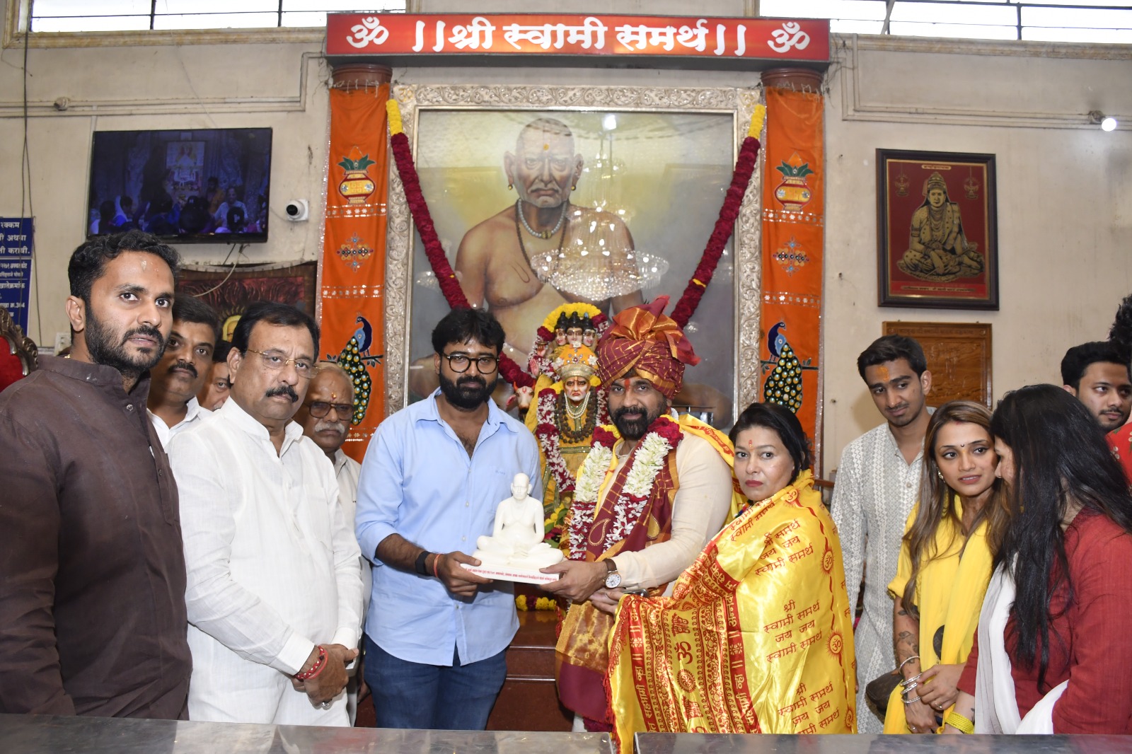 महाराष्ट्र विधान परिषदेचे नूतन उपसभापती सचिन भाऊ अहिर यांचा श्री स्वामी समर्थ अन्नछत्र मंडळात सत्कार