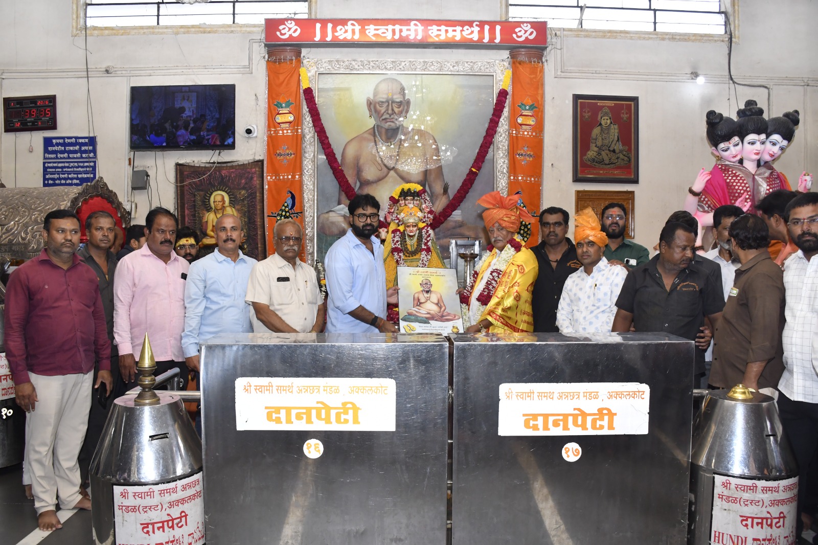 श्री स्वामी समर्थ अन्नछत्र मंडळाचे उपाध्यक्ष अभय खोबरे यांच्या वाढदिवसानिमित्त सत्कार
