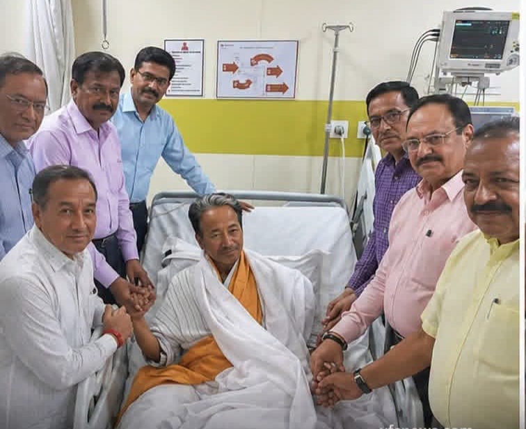 सोनम वांगचुक यांचे २६ दिवसांचे उपोषण अखेर मागे 