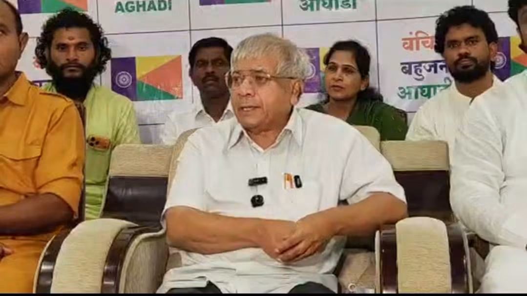 साखरेच्या दरवाढीवरून ॲड. प्रकाश आंबेडकर आक्रमक
