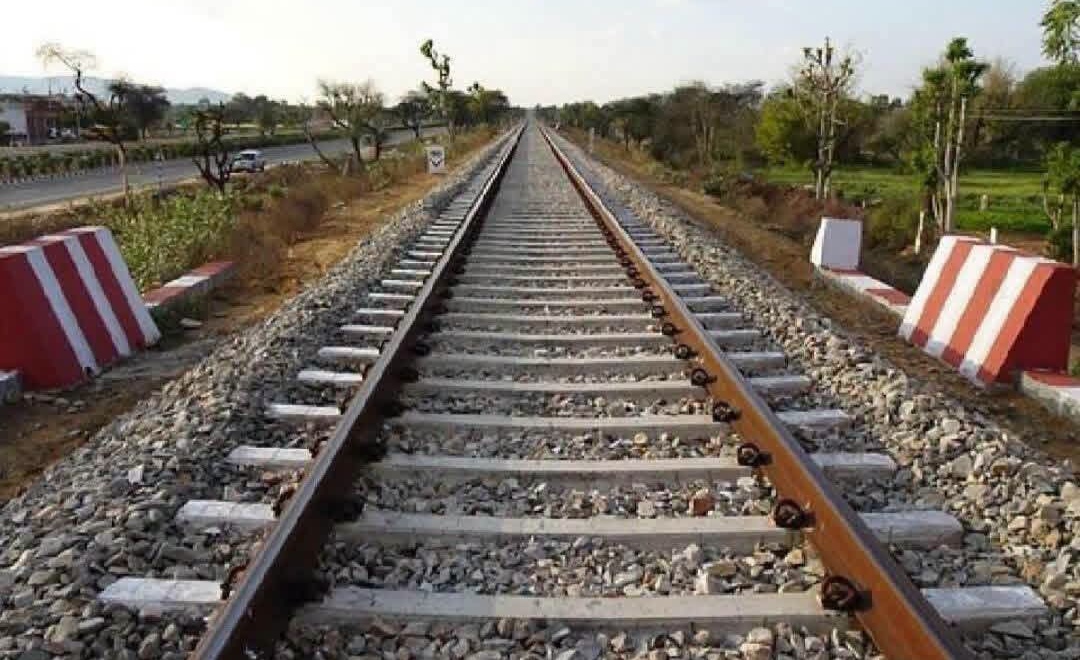 पुणे-सोलापूर-वाडी या ३९४.११ किलोमीटर लांबीचा नविन रेल्वे मार्ग होणार !
